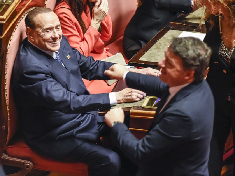 Lutto Nazionale Per Berlusconi Renzi Difende La Scelta Corriere