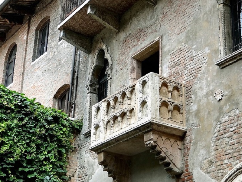 Turisti Delusi Dalla Casa Di Giulietta A Verona Per Le Lunghe Code