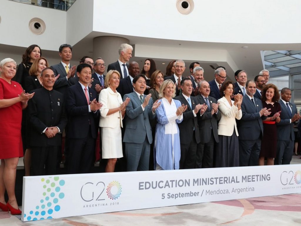 Le dichiarazioni del Sottosegretario all'Istruzione Lorenzo Fioramonti al G20 Argentina in corso a Mendoza: "Confronto importante su formazione continua"