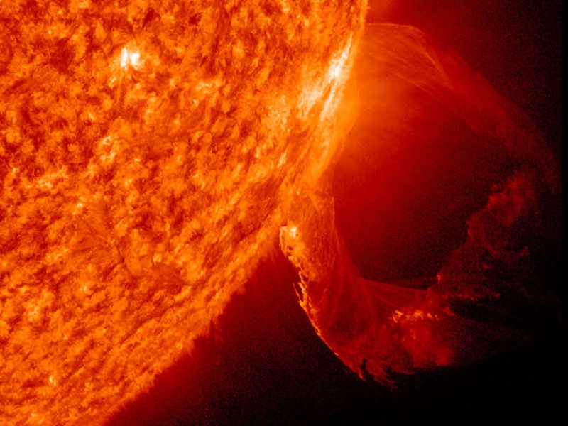 L'Inaf ha risolto il giallo della variazione chimica tra la fotosfera e la corona solare: la responsabilità è delle onde magnetiche