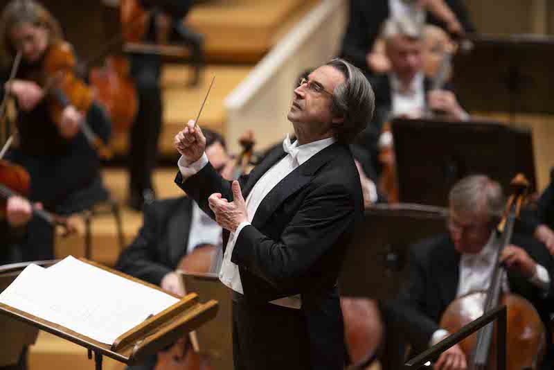 Riccardo Muti dirige la Chicago Symphony Orchestra (foto Todd Rosenberg)