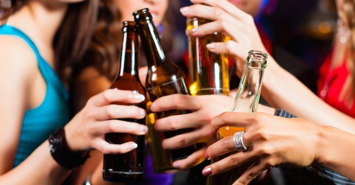 Alcol: oltre 8,6 milioni gli italiani a rischio dipendenza e ogni anno circa 40mila persone muoiono per malattie correlate