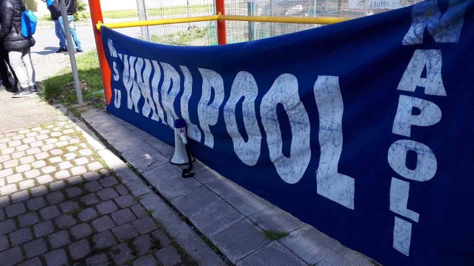 whirlpool napoli licenziamenti