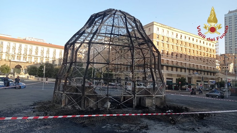 foto incendio venere degli stracci