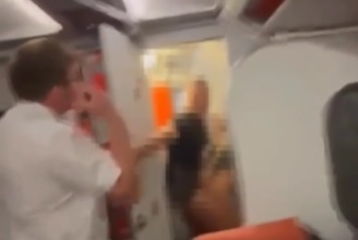 sesso volo easyjet video