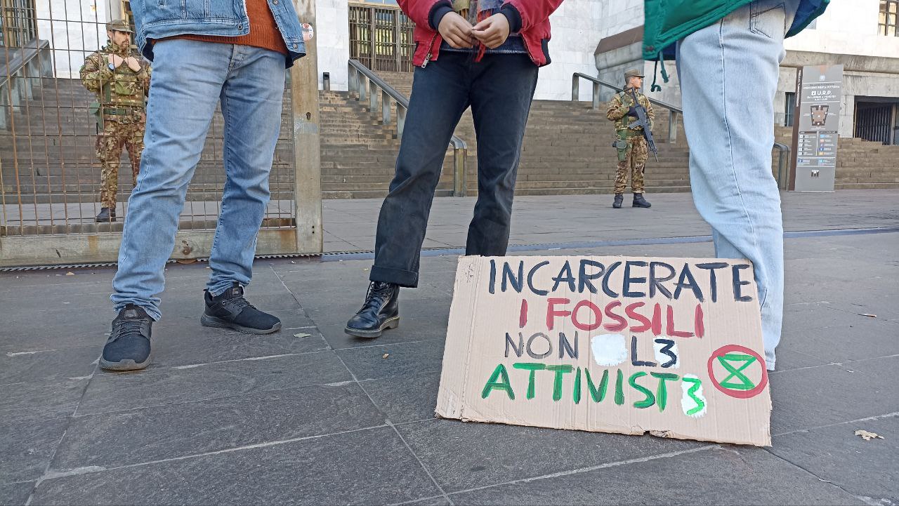 udienza attivisti extinction rebellion