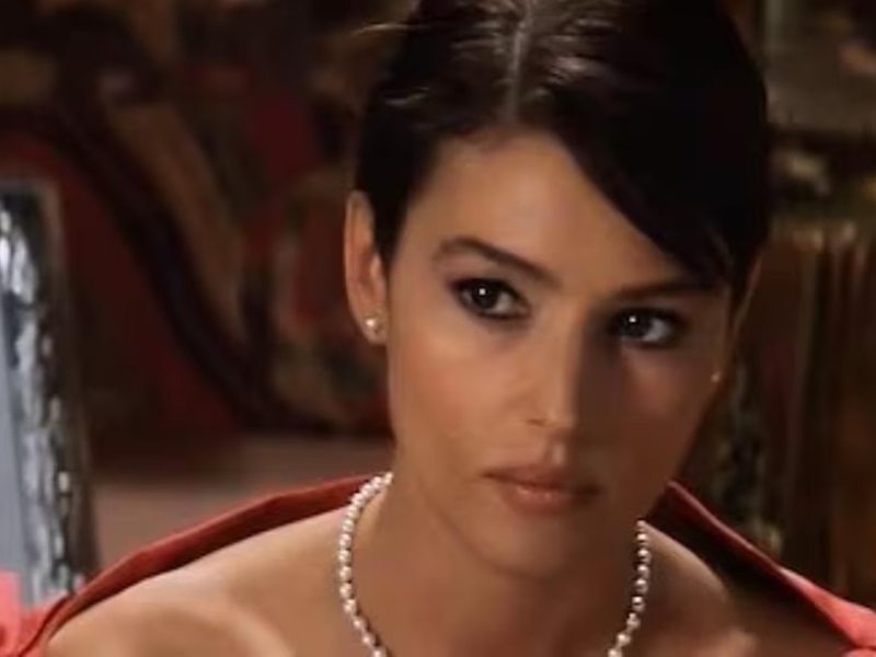 L Ultimo Capodanno Con Monica Bellucci Si Rai Storia La Trama Del Film Corriere Nazionale