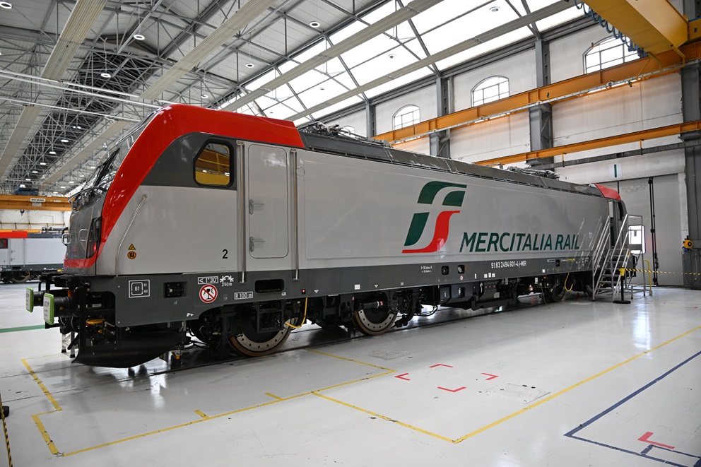 Locomotiva Mercitalia Rail Traxx Universal DC