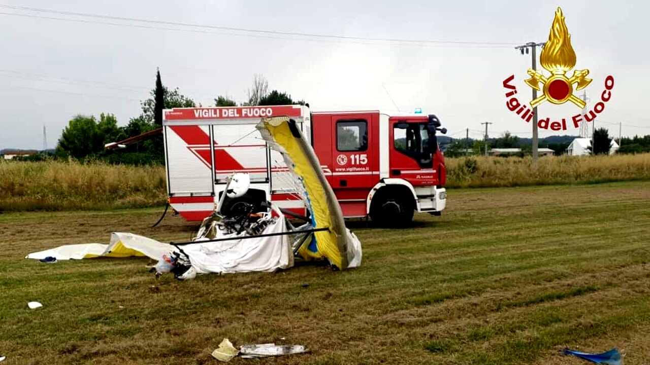 incidente deltaplano pisa