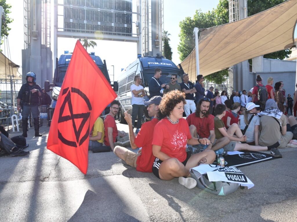 extinction rebellion bari