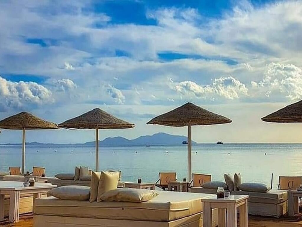 The Beach Luxury Club