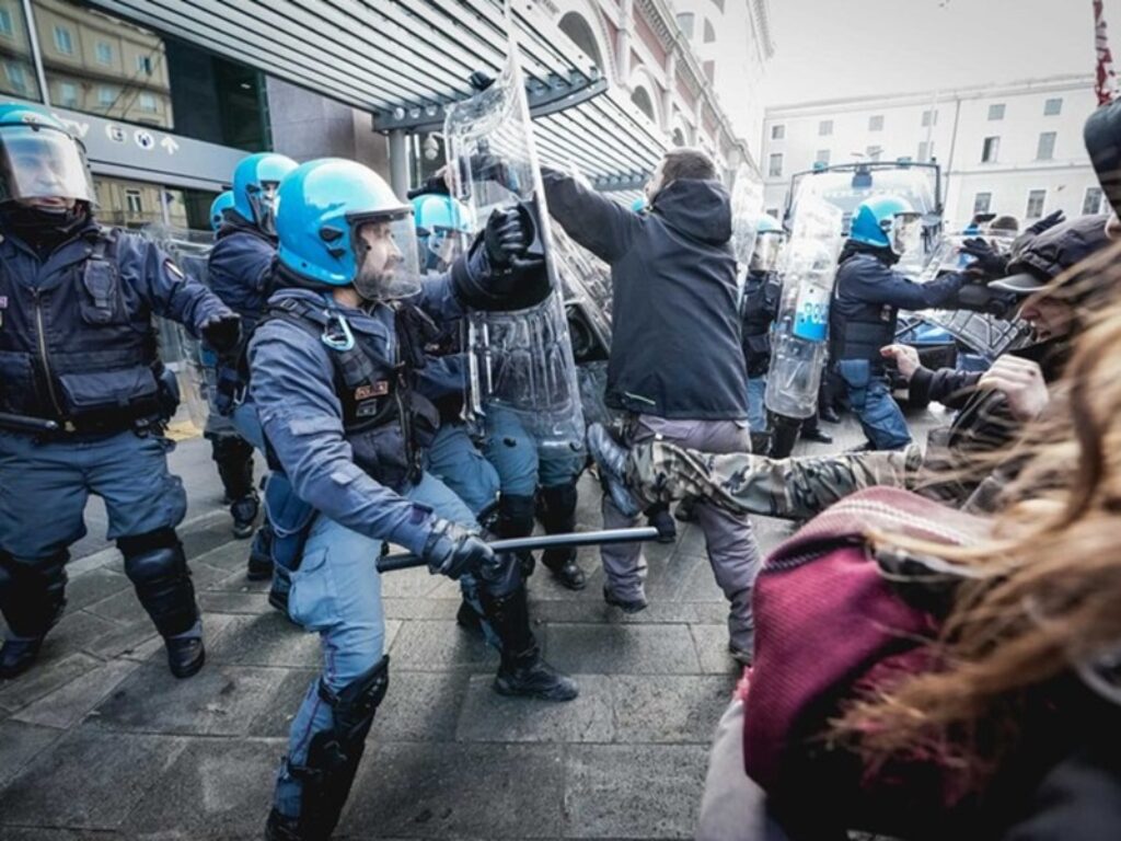 scontri sciopero torino