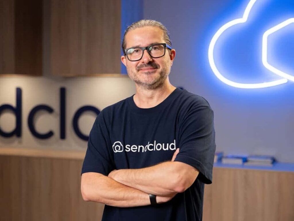 sendcloud whatsapp tracking