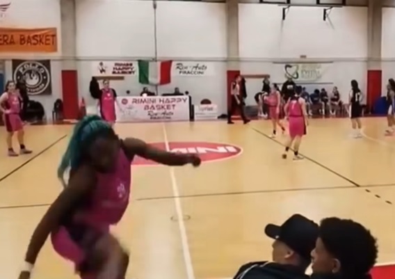 giocatrice basket razzismo cesena rimini