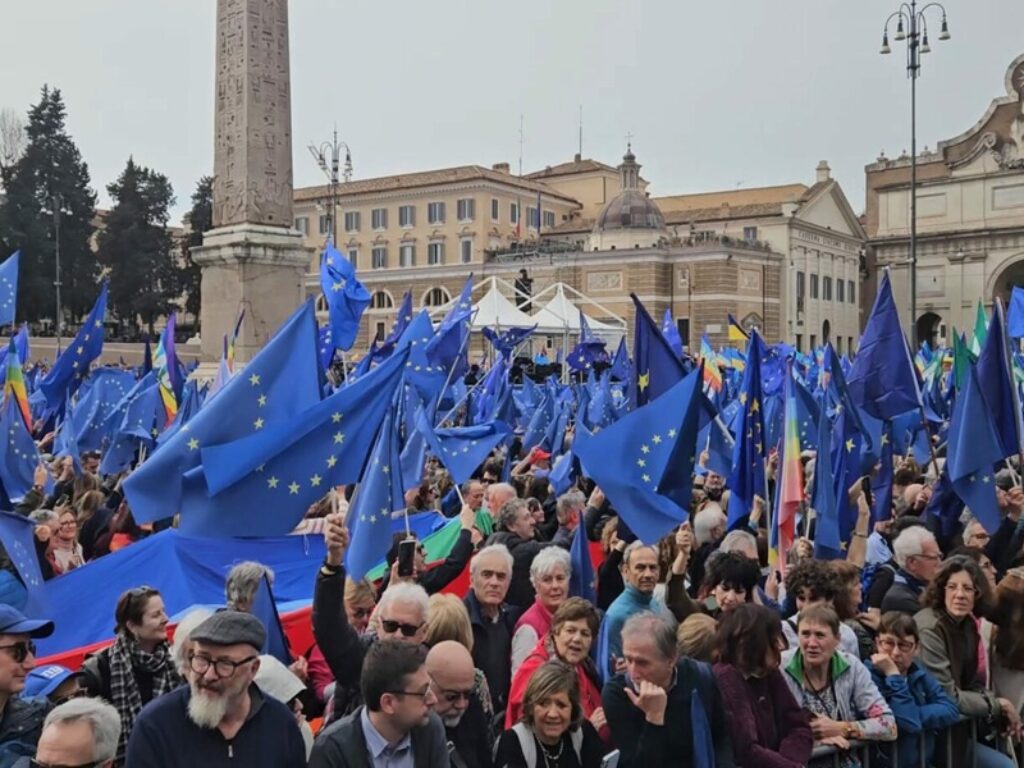 manifestazione piazza del popolo roma